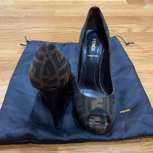 Fendi peep toe pumps size 38